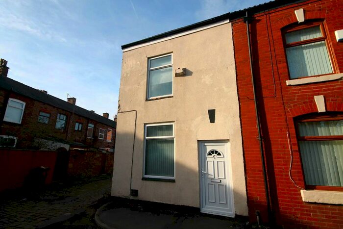 2 Bedroom End Of Terrace House To Rent In William Street, Failsworth, Manchester, Lancs, M35