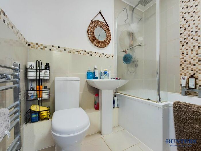 2 Bedroom Flat To Rent In Church Lane, Pocklington, YO42