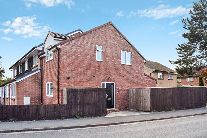 2 Bedroom End Of Terrace House To Rent In Axtell Close, Kidlington, OX5