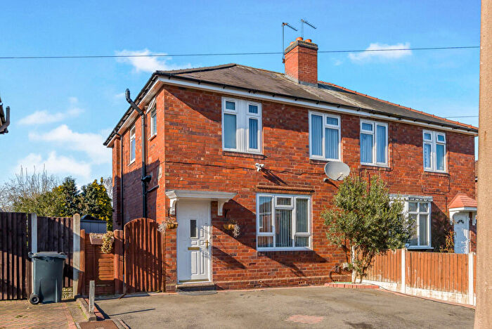 3 Bedroom Semi-Detached House For Sale In Clent View Road, Halesowen, B63