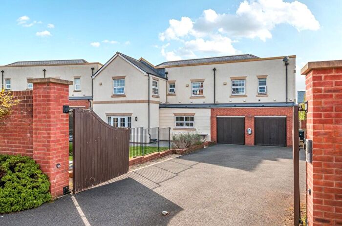 5 Bedroom Detached House For Sale In Cranbrook, Exeter, EX5