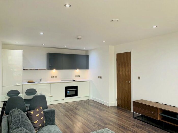 2 Bedroom Apartment To Rent In Sand Pits, Birmingham, B1