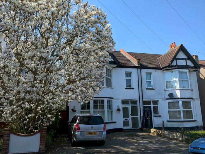 2 Bedroom Maisonette To Rent In Milton Road, Wallington, SM6