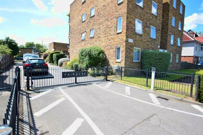 1 Bedroom Flat To Rent In Acacia Grove, New Malden, KT3