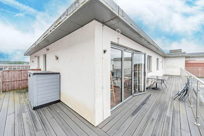 2 Bedroom Flat To Rent In Rayners Lane, Harrow, HA2