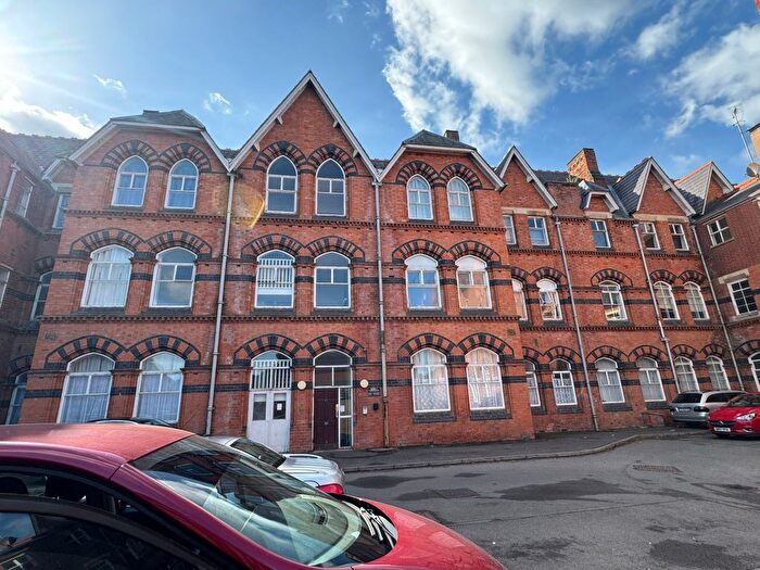 2 Bedroom Flat For Sale In Grosvenor Gate, LE5