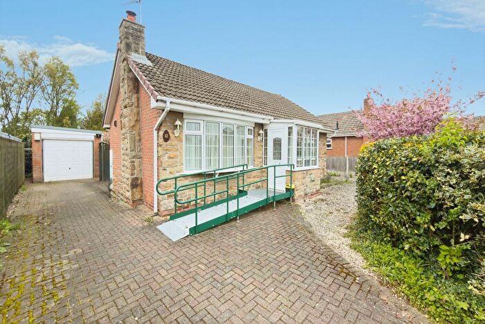 2 Bedroom Bungalow For Sale In Hawthorn Drive, Barlby, Selby, North Yorkshire, YO8