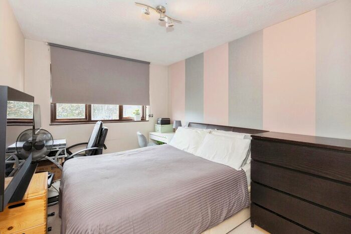2 Bedroom Flat For Sale In Waterside Close, Barking, Essex, IG11