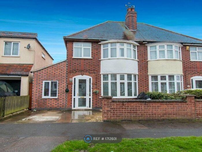 5 Bedroom Semi-Detached House To Rent In Parkstone Road, Leicester, LE5