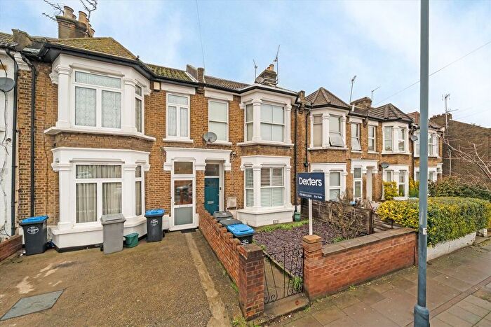 2 Bedroom Flat For Sale In Strode Road, Willesden, NW10