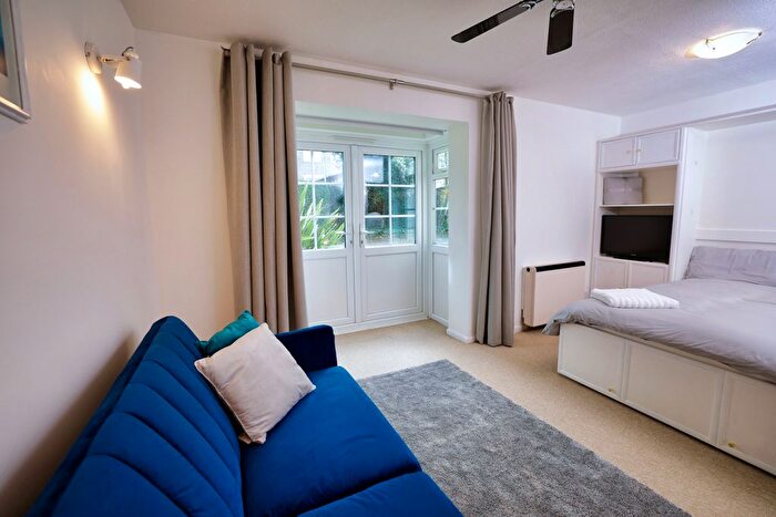 Studio To Rent In Selhurst Close, London, SW19