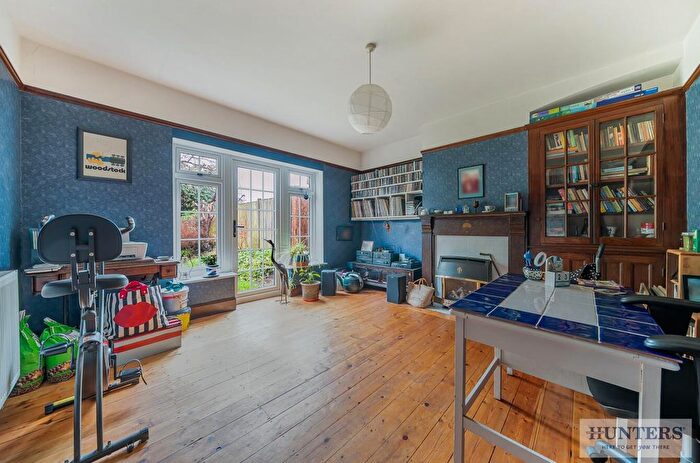 3 Bedroom End Of Terrace House For Sale In Bostall Lane, London, SE2