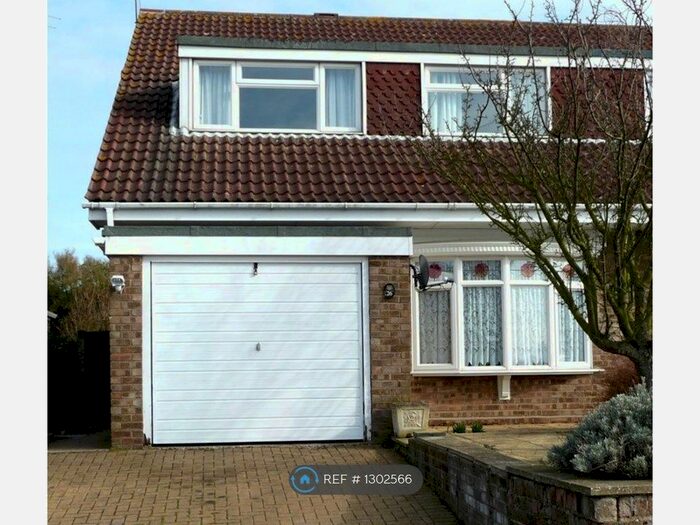 5 Bedroom Semi-Detached House To Rent In Tangerine Close, Colchester CO4