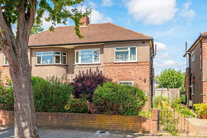 2 Bedroom Flat To Rent In Amyand Park Road, Twickenham, TW1