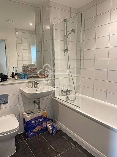 2 Bedroom Flat To Rent In Wharf End, Manchester, M17