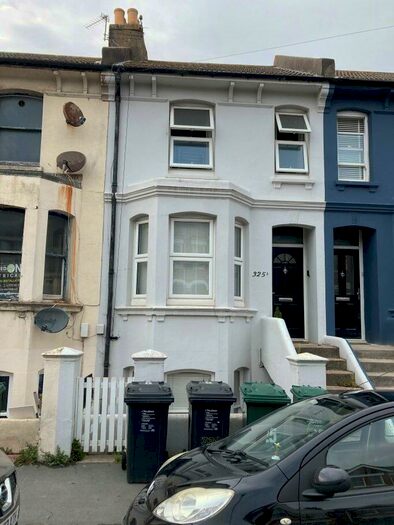 1 Bedroom Flat To Rent In Queens Park Road, BN2