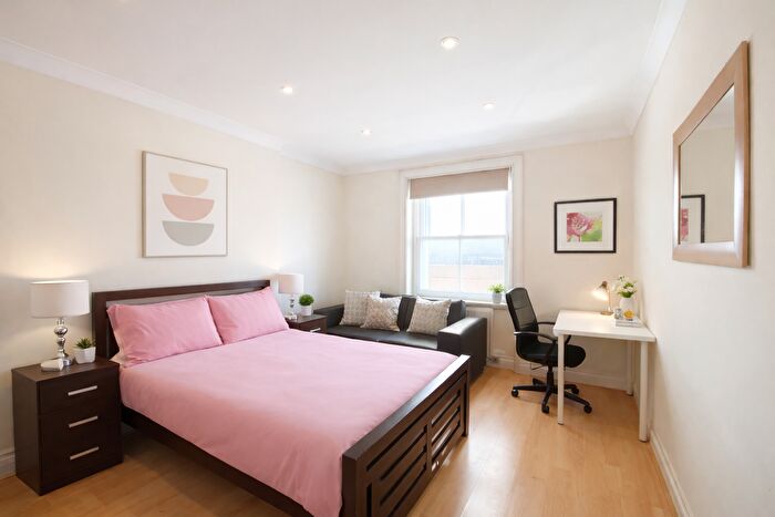 2 Bedroom Flat To Rent In Cromwell Road, London, SW7