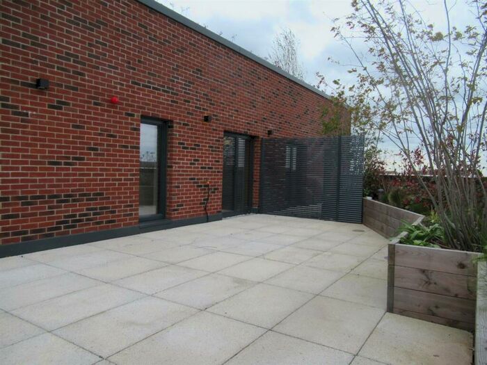 2 Bedroom Apartment To Rent In Springwell Gardens, Leeds, LS12