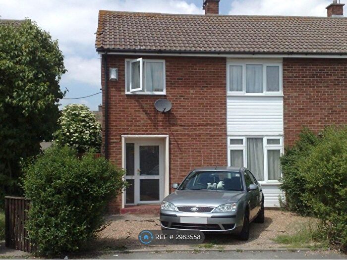 3 Bedroom Semi-Detached House To Rent In Hillborough Crescent, Dunstable, LU5