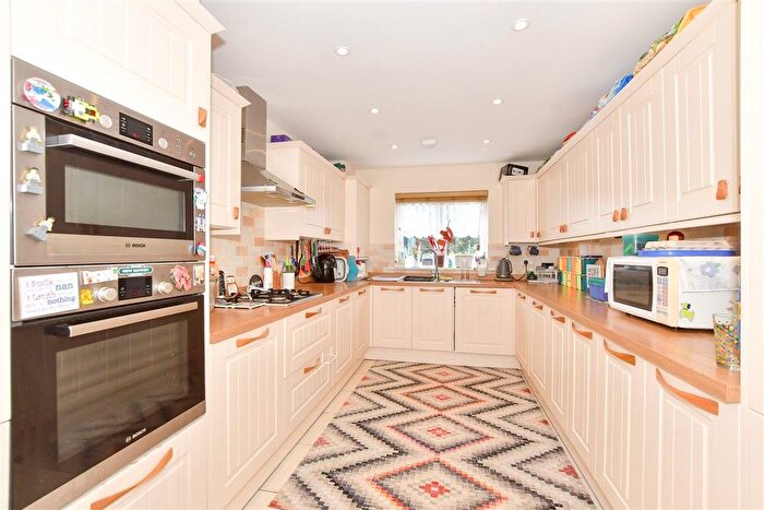 4 Bedroom Detached House For Sale In Church Lane, New Romney, Kent, TN28