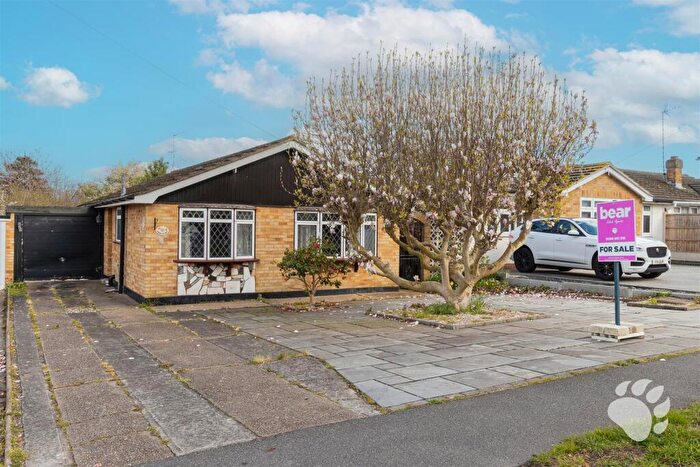 3 Bedroom Detached Bungalow For Sale In Highcliffe Road, Wickford, SS11