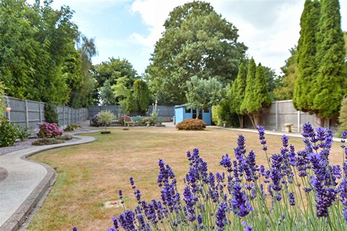 4 Bedroom Detached House For Sale In Earlsfield Road, Hythe, Kent, CT21