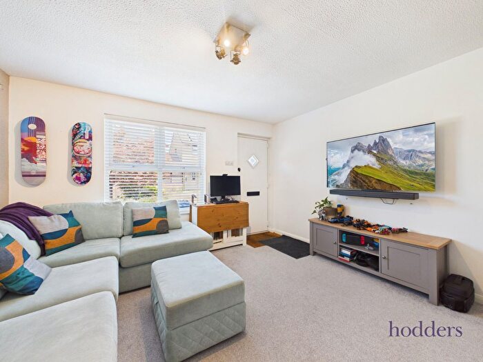 1 Bedroom Detached House To Rent In Rowhurst Avenue, Addlestone, Surrey, KT15