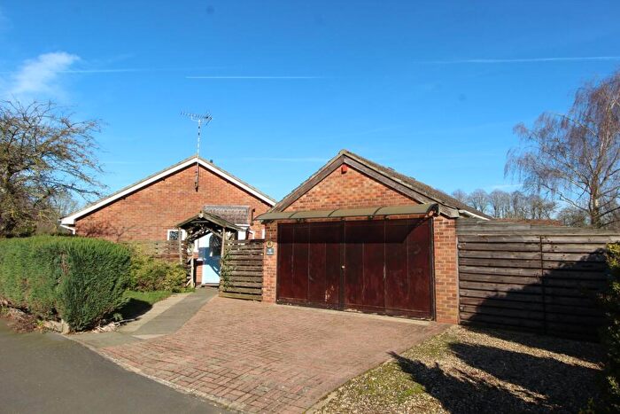 3 Bedroom Semi-Detached Bungalow For Sale In Larch Drive, Lutterworth, LE17