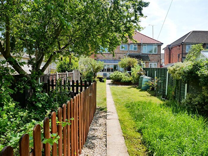 3 Bedroom Terraced House For Sale In Bryans Close Road, Calne, SN11
