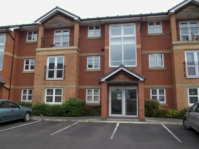 2 Bedroom Ground Flat To Rent In Old School Square, Preston, PR1