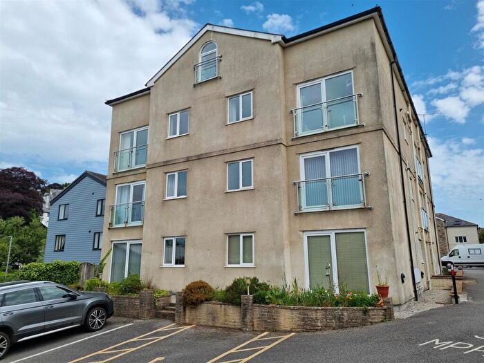 2 Bedroom Apartment For Sale In Dowr Close, Western Road, Launceston, PL15