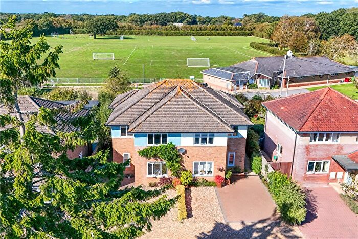 4 Bedroom Detached House For Sale In Wellingtonia Gardens, Hordle, Lymington, Hampshire, SO41