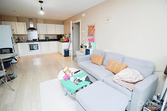 2 Bedroom Apartment To Rent In Midland Road, Hemel Hempstead, HP2