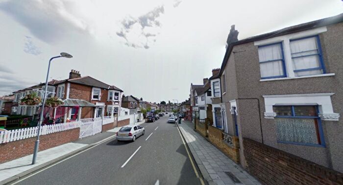 2 Bedroom Flat To Rent In Belgrave Road, Ilford, Redbridge, Chadwell Heath, London, IG1