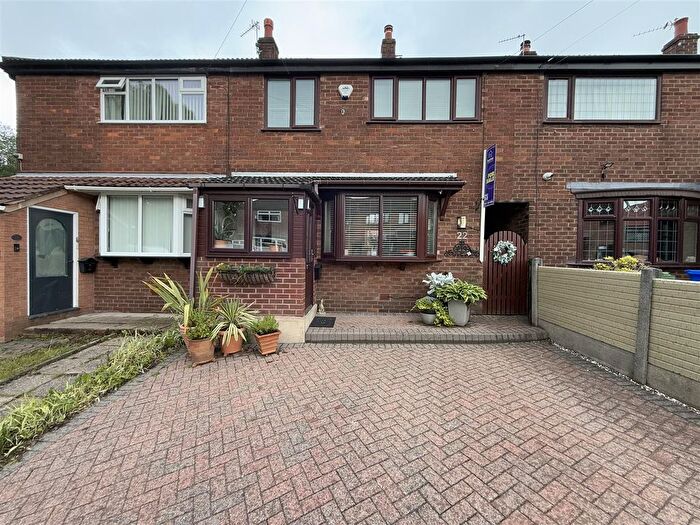3 Bedroom Terraced House For Sale In Manor Farm Close, Ashton-Under-Lyne, OL7