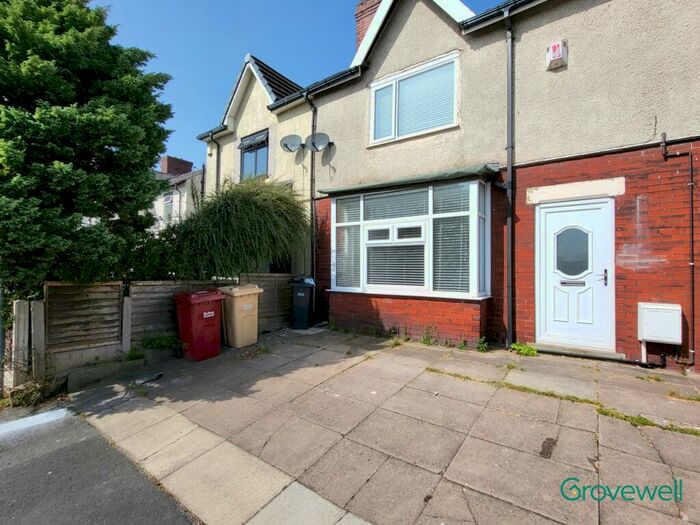 3 Bedroom Maisonette To Rent In Chorley Old Road, Bolton, BL1