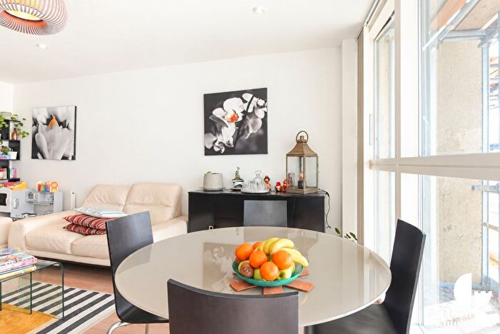 2 Bedroom Flat For Sale In River Gardens Walk, London, SE10
