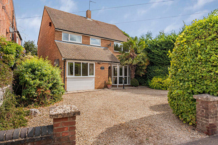 4 Bedroom Detached House For Sale In The Moors, Kidlington, OX5