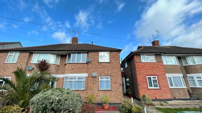 2 Bedroom Maisonette To Rent In Culvers Avenue, Carshalton, SM5