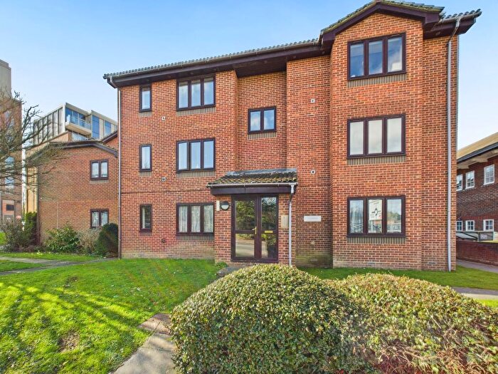 1 Bedroom Flat To Rent In Perrymount Road, Haywards Heath, RH16