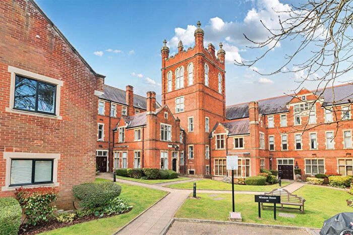 2 Bedroom Flat For Sale In King Edward Place, Bushey, WD23