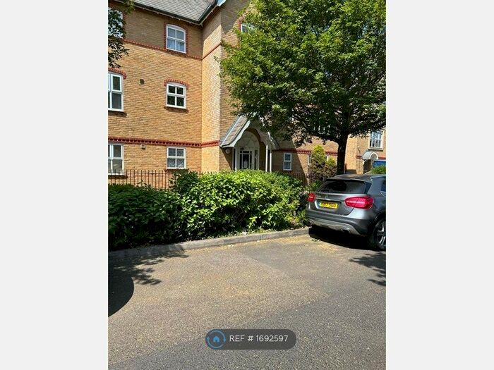 2 Bedroom Flat To Rent In Chamberlayne Avenue, Wembley, HA9