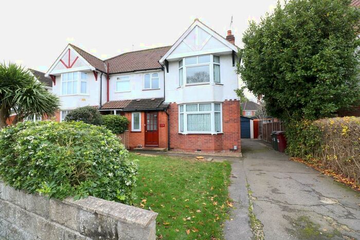 3 Bedroom Semi-Detached House To Rent In St Michaels Road, Tilehurst, RG30