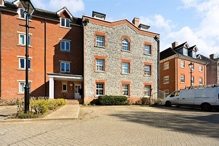 2 Bedroom Apartment To Rent In St Agnes Place, Chichester, PO19