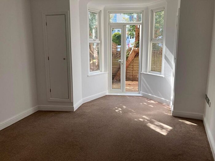 1 Bedroom Flat To Rent In Norwich Avenue, Bouremouth, BH2