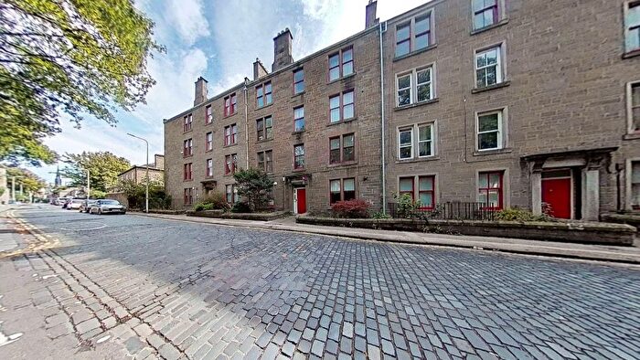 1 Bedroom Flat To Rent In Roseangle, West End, Dundee, DD1