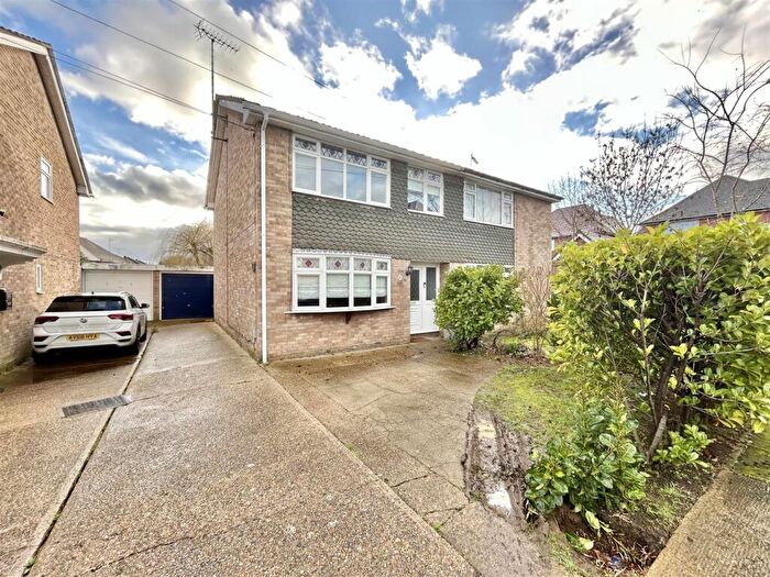 3 Bedroom Semi Detached House To Rent In Kingsmere, Benfleet, SS7