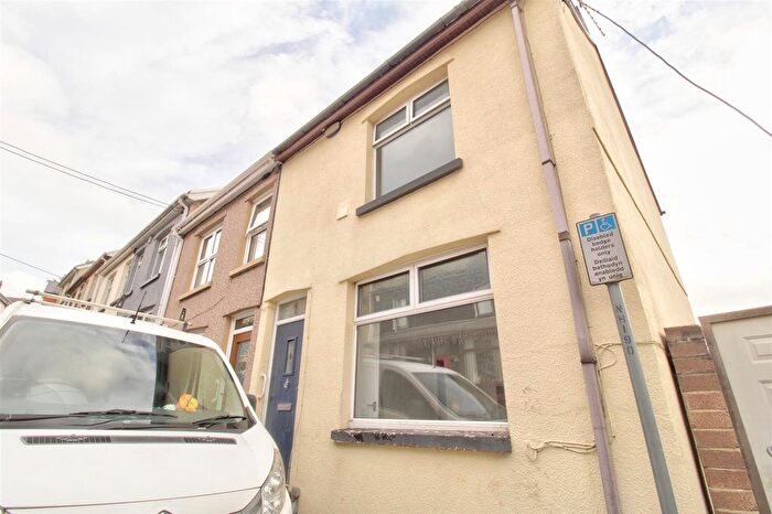 3 Bedroom End Of Terrace House To Rent In Lower Royal Lane, Abertillery, NP13