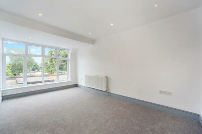 1 Bedroom Apartment To Rent In Church Street, Weybridge, KT13