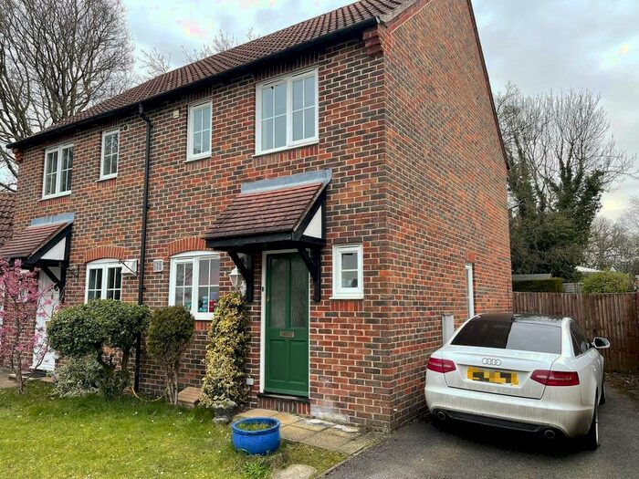 2 Bedroom Semi-Detached House To Rent In Larkspur Gardens, Thatcham, RG18